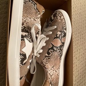 Snake skin sneakers with white star